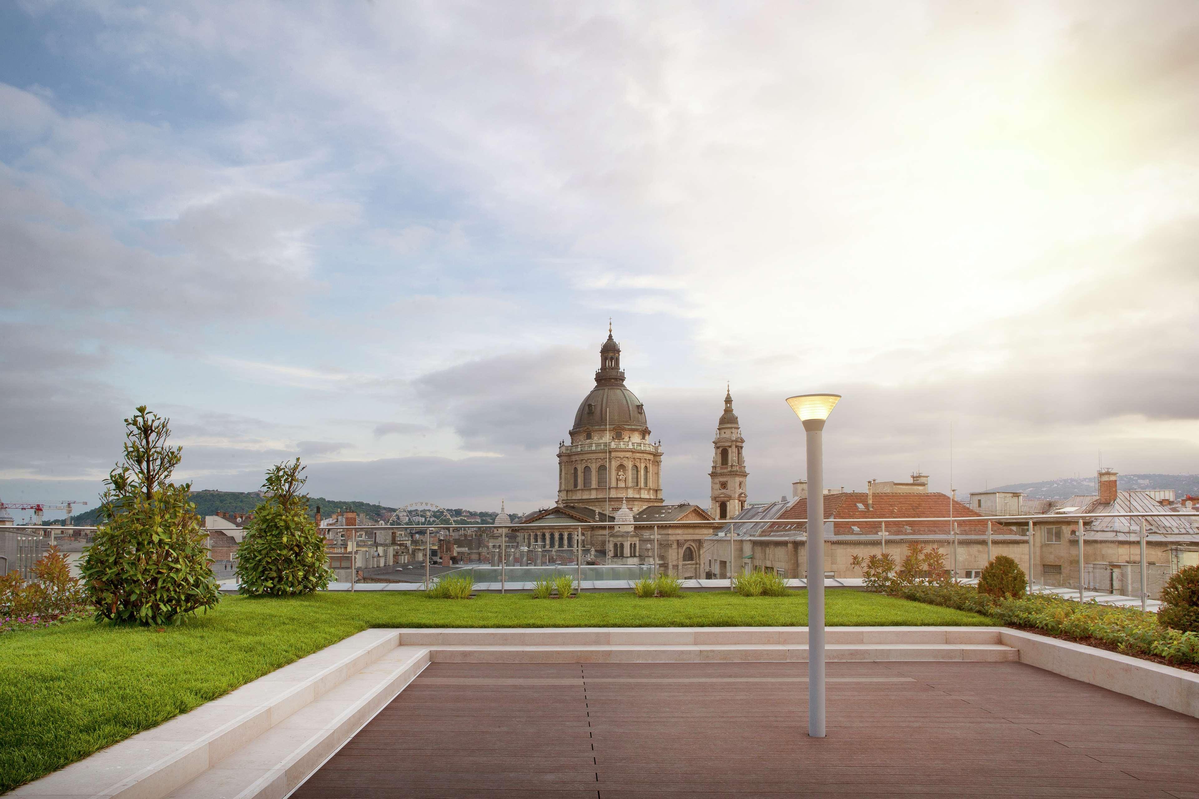 Hilton Garden Inn Budapest City Centre Exterior photo